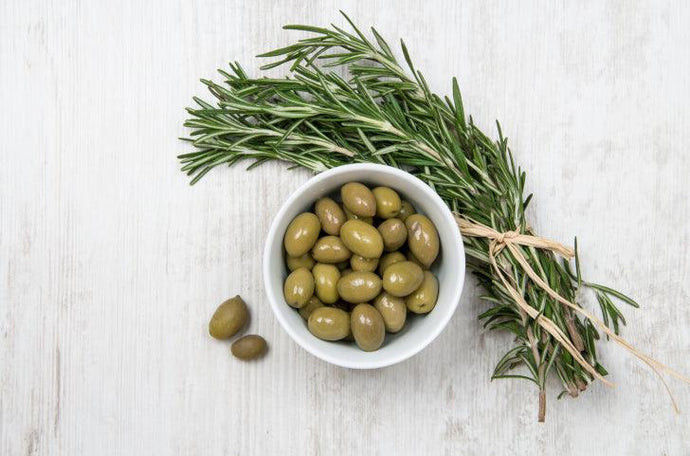 5 Reasons You Should Be Snacking on Olives
